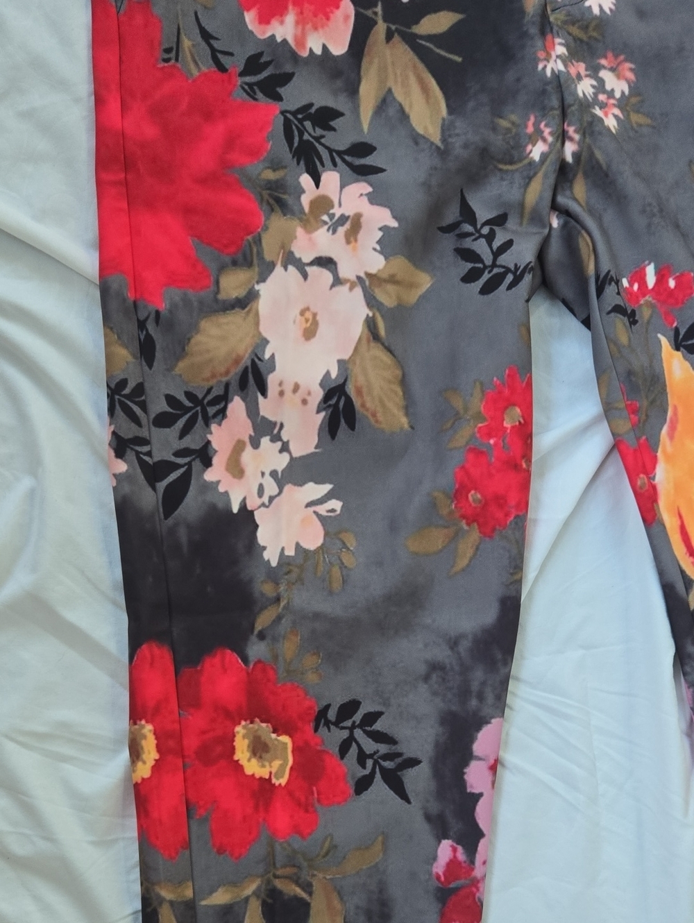Men's Pants Grey With Multi Color Flowers On Front/Back Beautiful Rich Colors - Picture 5 of 15